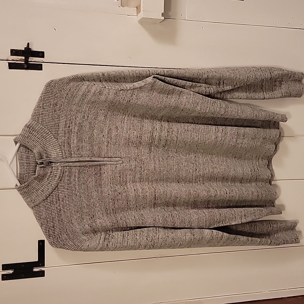 Michael Kors 1/4 Zip Sweater. Medium. Heathered Gray